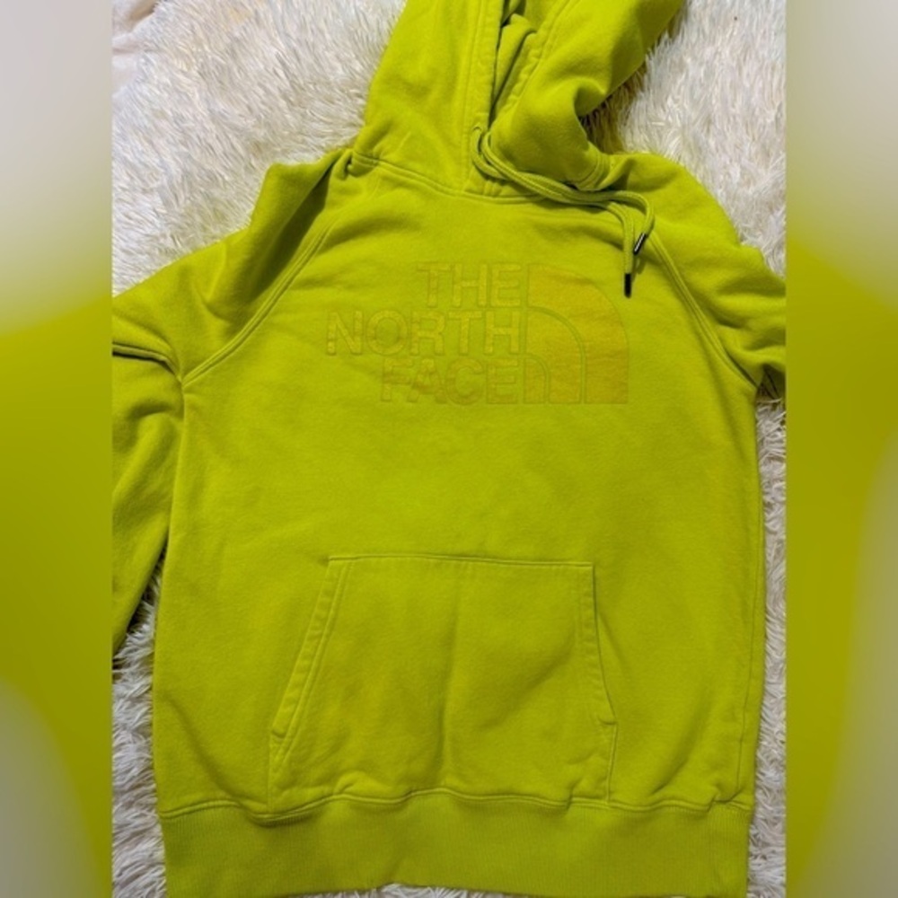 ๐ The North Face Green Pullover Hoodie